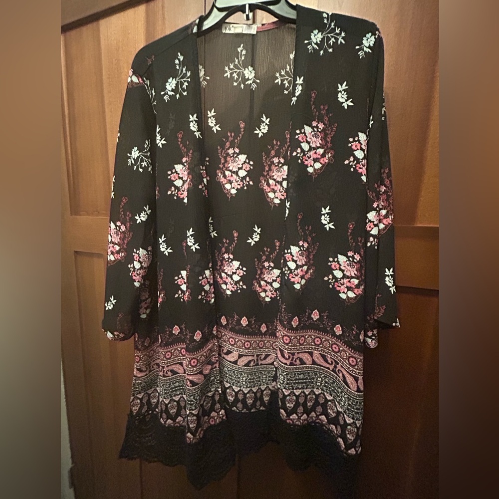 Jolt Black and Pink Floral kimono size large